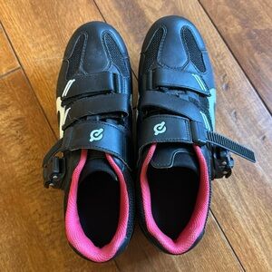 Cycling shows, great condition. Size 8